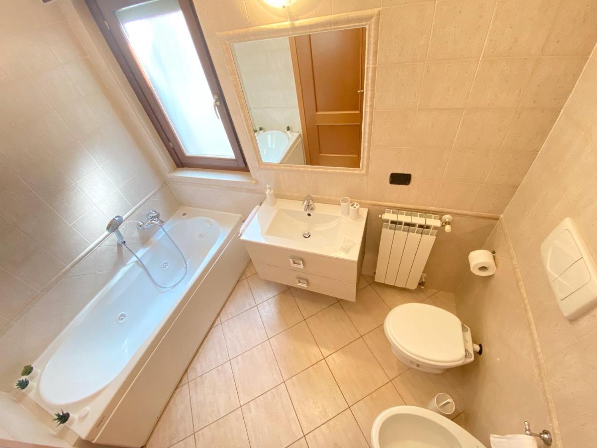 Sunset Escape Apartment - Panoramic Terrace Fiumicino Exterior foto
